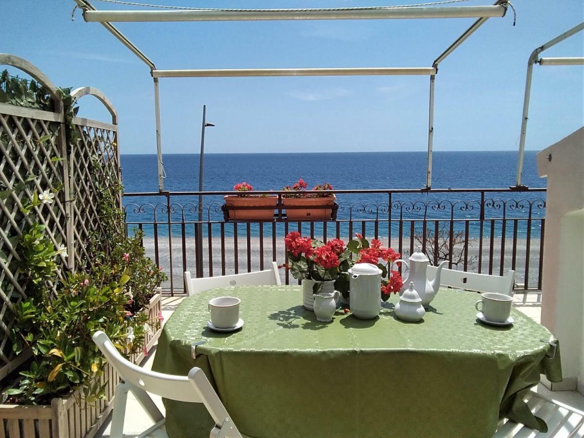 Centrocitta Beach Roccalumera Exterior foto